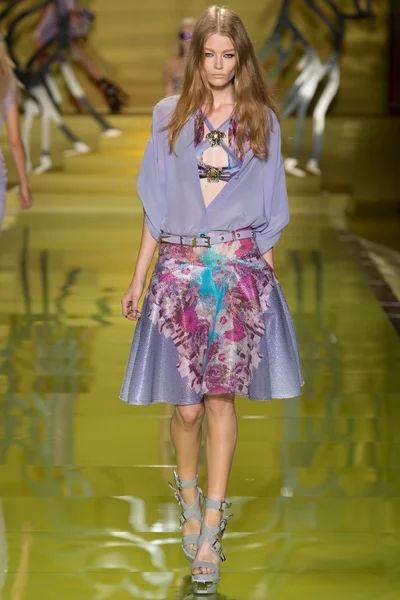 Look 19